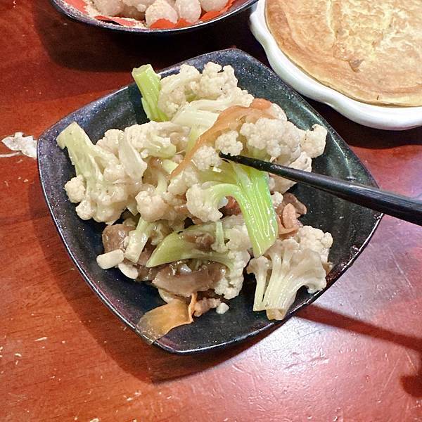 東區大巨蛋完鍋子熱炒 ! 150道菜任選把選擇障礙一秒解開，輕鬆滿足所有人的胃口~