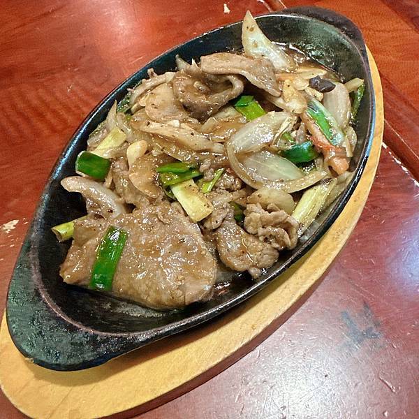 東區大巨蛋完鍋子熱炒 ! 150道菜任選把選擇障礙一秒解開，輕鬆滿足所有人的胃口~