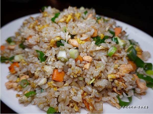 鮭魚炒飯-完鍋子熱炒.jpg