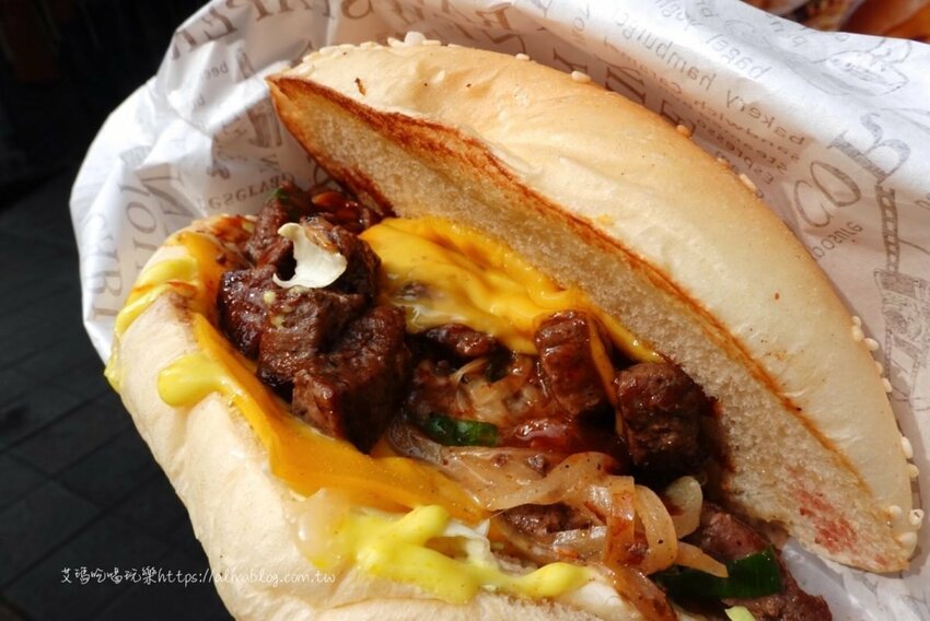 街邊鐵板料理!超銷魂的沙威瑪.爆炸起司骰子牛.大份量去骨雞腿排+鐵板麵 - 艾瑪▪ 享受吃喝玩樂札記