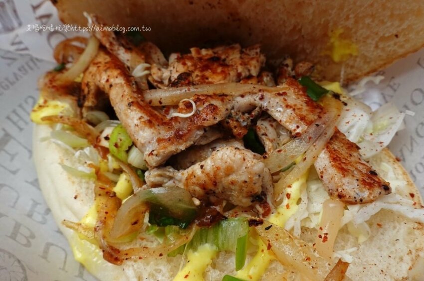 街邊鐵板料理!超銷魂的沙威瑪.爆炸起司骰子牛.大份量去骨雞腿排+鐵板麵 - 艾瑪▪ 享受吃喝玩樂札記