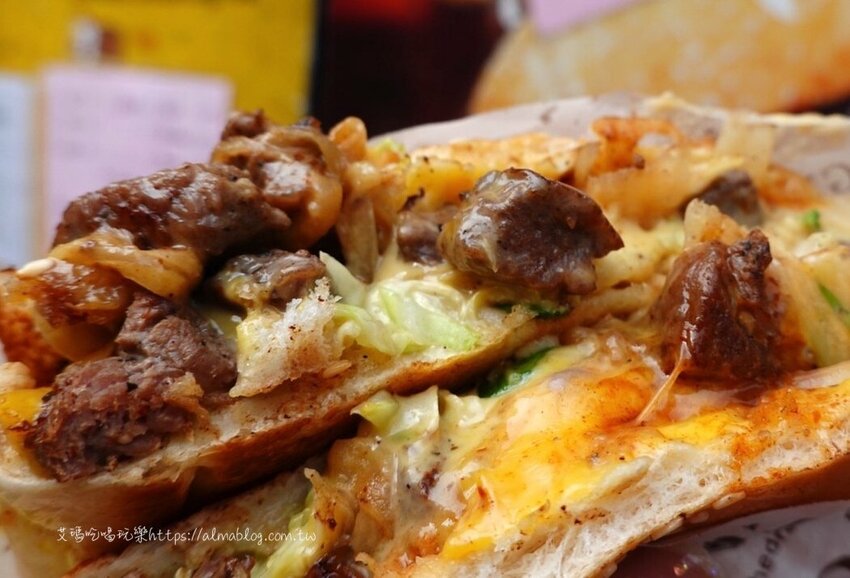 街邊鐵板料理!超銷魂的沙威瑪.爆炸起司骰子牛.大份量去骨雞腿排+鐵板麵 - 艾瑪▪ 享受吃喝玩樂札記