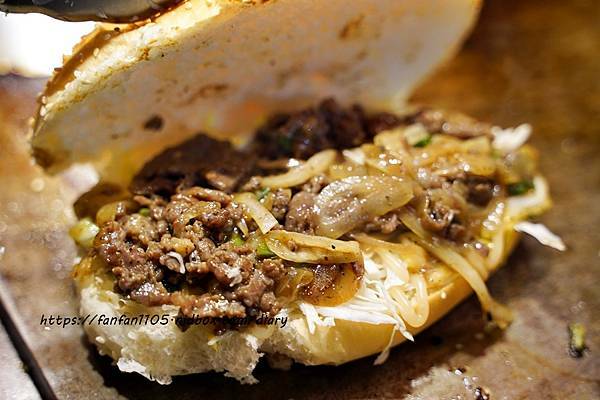 【中壢美食】彭阿星鐵板燒沙威瑪 #鐵板沙威瑪 #鐵板燒炒麵 #學生第二份半價 #中壢車站 (10).JPG