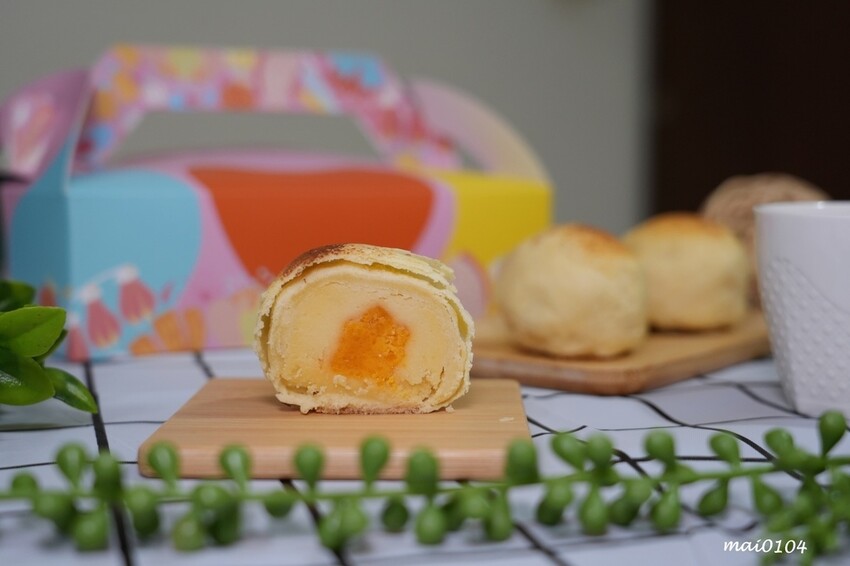 新北蘆洲美食|謙謙烘焙~菠蘿麵包買一送一,另推出各式中秋月餅,現場購買或是預訂皆可