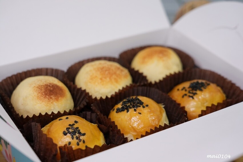 新北蘆洲美食|謙謙烘焙~菠蘿麵包買一送一,另推出各式中秋月餅,現場購買或是預訂皆可