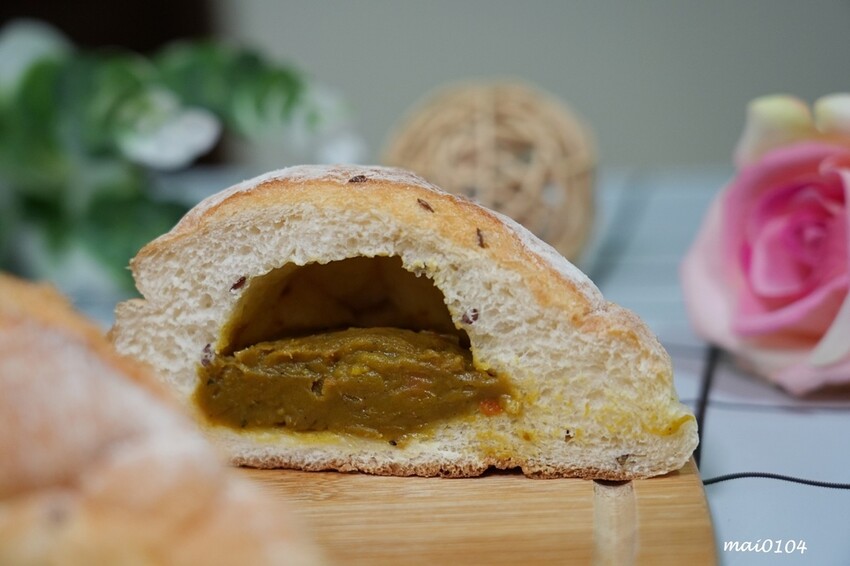 新北蘆洲美食|謙謙烘焙~菠蘿麵包買一送一,另推出各式中秋月餅,現場購買或是預訂皆可