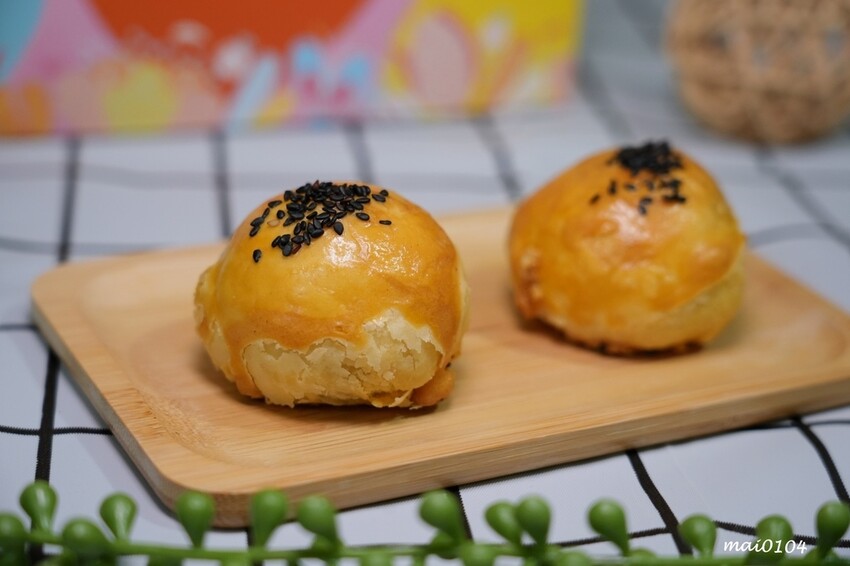 新北蘆洲美食|謙謙烘焙~菠蘿麵包買一送一,另推出各式中秋月餅,現場購買或是預訂皆可