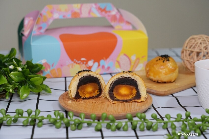 新北蘆洲美食|謙謙烘焙~菠蘿麵包買一送一,另推出各式中秋月餅,現場購買或是預訂皆可