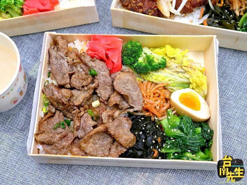 台南日式便當／平日午間限定／每日限量只賣30份／現點現烤直火炙燒／獨家秘製燒肉醬／任點兩碗丼飯或便當送「拾三香烤手羽先」乙份－「牛丁次郎坊台南崇德支店」