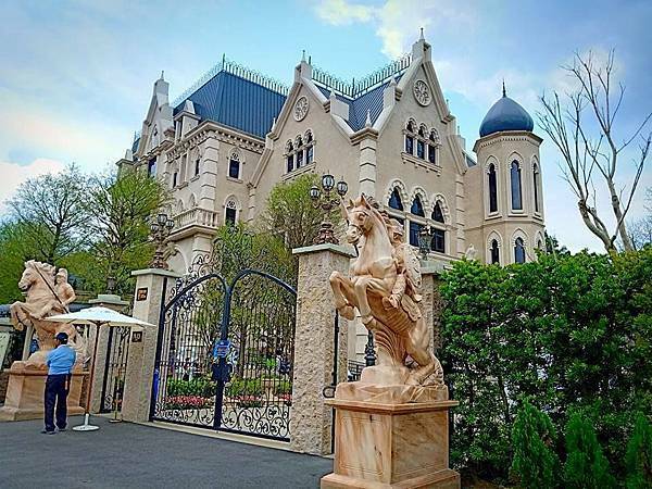 54433655_825394677814893_7250596946807619584_n