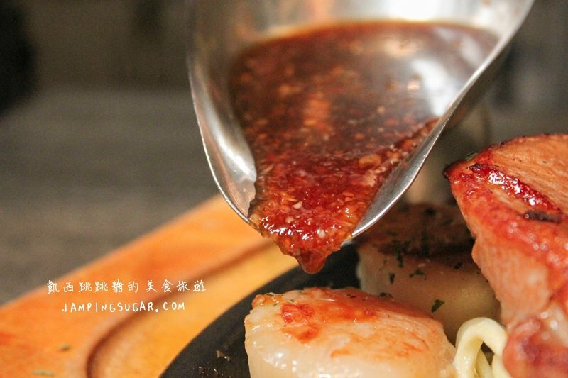 台北食記-專獵牛排福德店 | 台北平價牛排推薦 ! 一客牛排最低只要149元,附香蒜麵包、玉米濃湯及可樂飲料 @凱西跳跳糖の美食旅遊