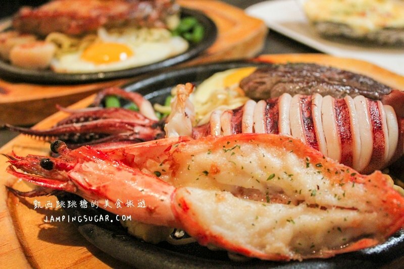 台北食記-專獵牛排福德店 | 台北平價牛排推薦 ! 一客牛排最低只要149元,附香蒜麵包、玉米濃湯及可樂飲料 @凱西跳跳糖の美食旅遊