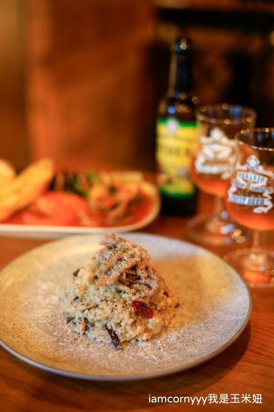 台北市大安區【台北大安】Waiting Bistro 餐酒館｜東區球賽轉播的餐酒館、任選精釀啤酒、巷弄間聚餐好地點