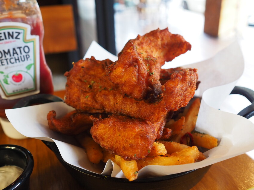 台北市大安區台北東區Waiting Bistro餐酒館 精選下酒菜、特色主食及異國多款精釀啤酒，運動迷必去的美食酒吧 精彩賽事不