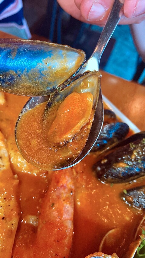 台北市大安區台北東區Waiting Bistro餐酒館 精選下酒菜、特色主食及異國多款精釀啤酒，運動迷必去的美食酒吧 精彩賽事不