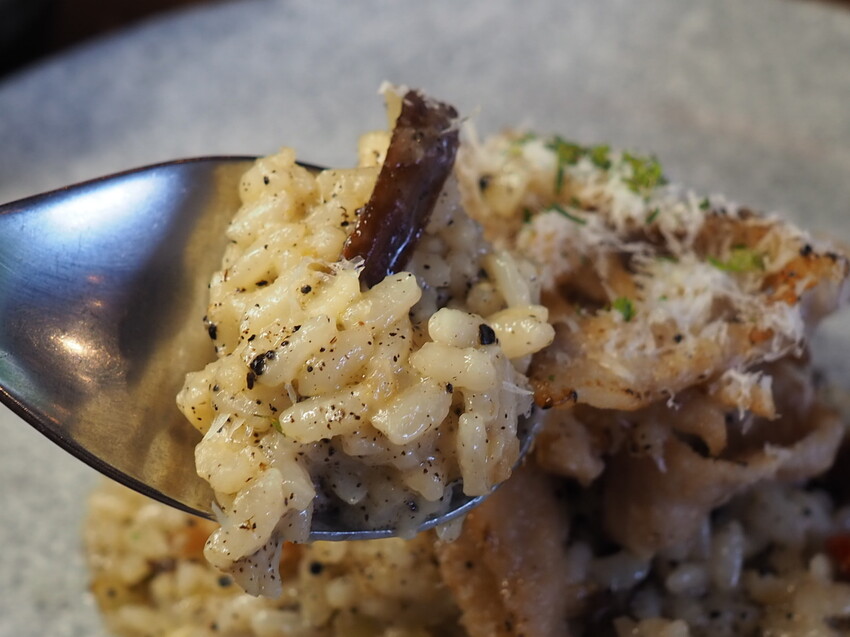 台北市大安區台北東區Waiting Bistro餐酒館 精選下酒菜、特色主食及異國多款精釀啤酒，運動迷必去的美食酒吧 精彩賽事不