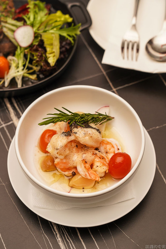 東區餐酒館新開店 LIFT Food & Drinks- 下班小酌放鬆推薦調酒 蒜悶蝦 義大利麵不能錯過 捷運忠孝復興