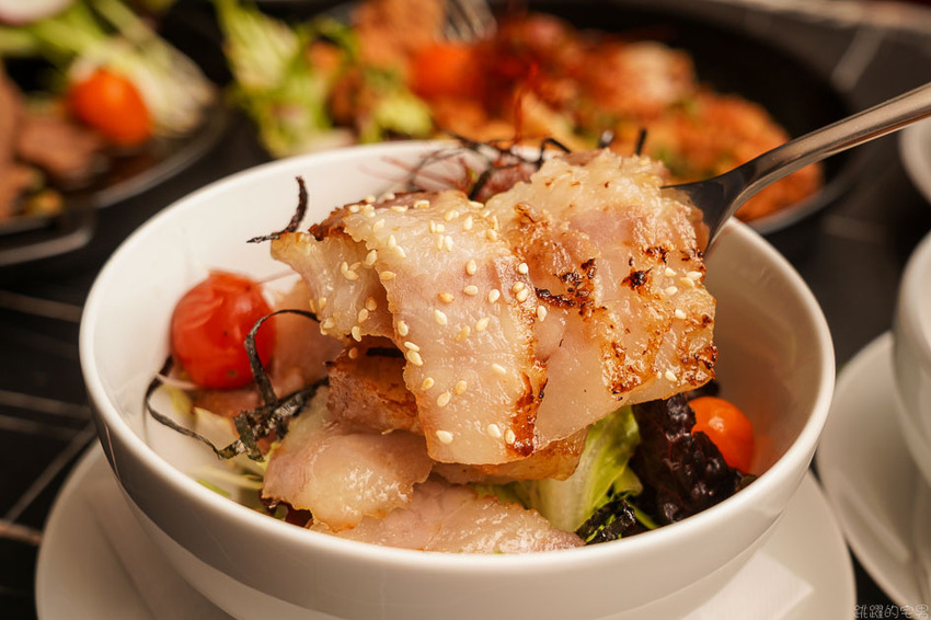 東區餐酒館新開店 LIFT Food & Drinks- 下班小酌放鬆推薦調酒 蒜悶蝦 義大利麵不能錯過 捷運忠孝復興