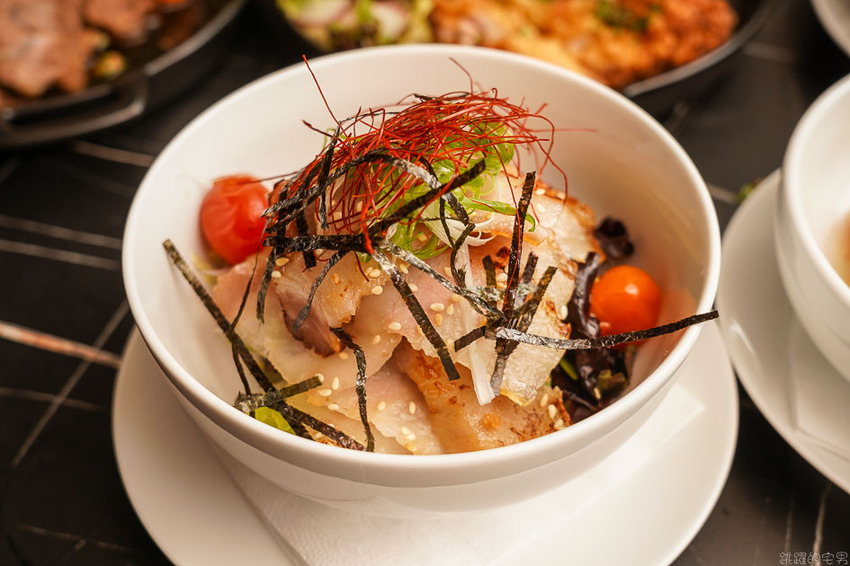 東區餐酒館新開店 LIFT Food & Drinks- 下班小酌放鬆推薦調酒 蒜悶蝦 義大利麵不能錯過 捷運忠孝復興