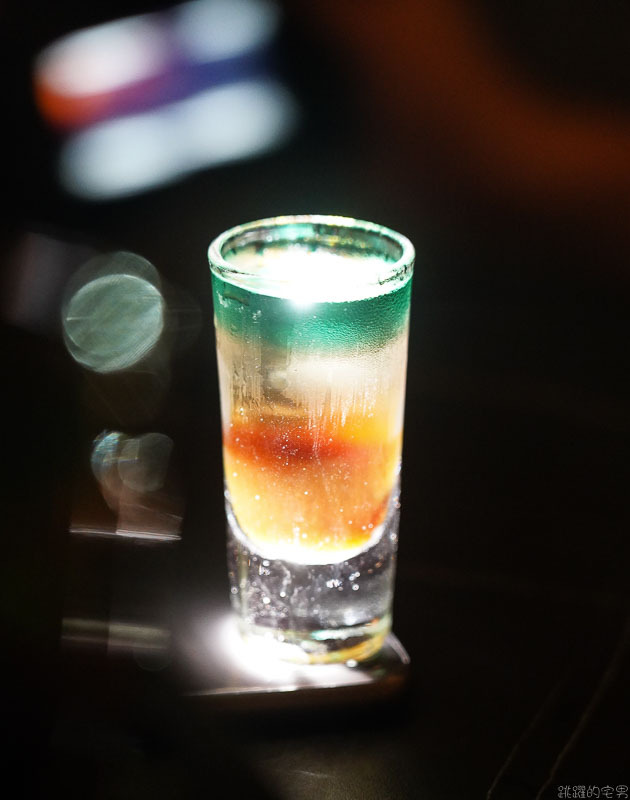 東區餐酒館新開店 LIFT Food & Drinks- 下班小酌放鬆推薦調酒 蒜悶蝦 義大利麵不能錯過 捷運忠孝復興