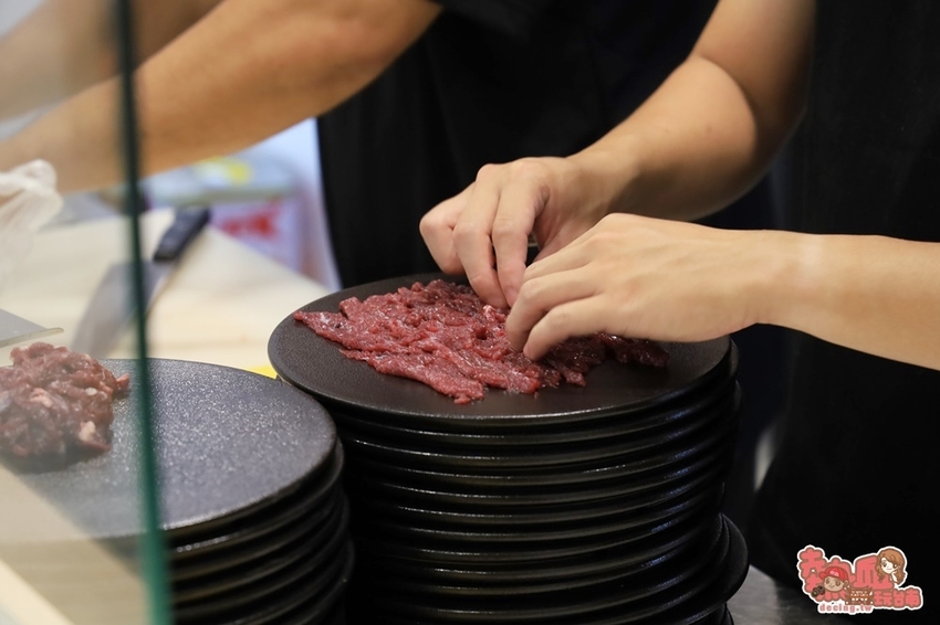 【台南火鍋】真的不是咖啡廳！韓系風格溫體牛肉火鍋店，台南吃牛肉的另類新選擇：牛苑 - 熱血玩台南。跳躍新世界