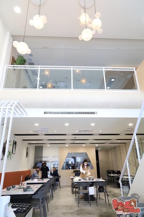 【台南火鍋】真的不是咖啡廳！韓系風格溫體牛肉火鍋店，台南吃牛肉的另類新選擇：牛苑 - 熱血玩台南。跳躍新世界
