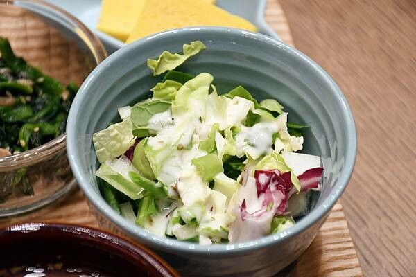 高雄市前金區高雄最美圓環，打造日式風味的茶屋！【Wired Chaya 高雄大立店】結合書店，打造書香味～高雄茶屋