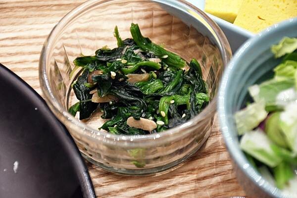 高雄市前金區高雄最美圓環，打造日式風味的茶屋！【Wired Chaya 高雄大立店】結合書店，打造書香味～高雄茶屋