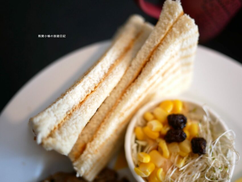 【新竹竹北美食】AP203 Bar 熱壓三明治廚房-竹北光明a店,竹北美式風早午餐店,價格平價實惠!內文附詳細菜單價位介紹。 @熊寶小榆の旅遊日記