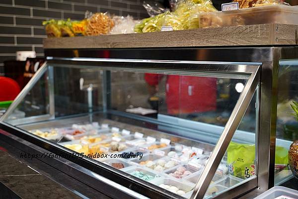 【板橋麻辣燙】靖 豚骨麻辣燙マラタン 食材新鮮多樣化 #可調整辣度 #平價麻辣燙 #新埔站 (19).JPG