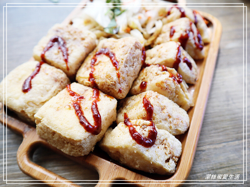 驚嘆號臭豆腐-桃園中壢/能吃到兩種口感~中平商圈小文青臭豆腐