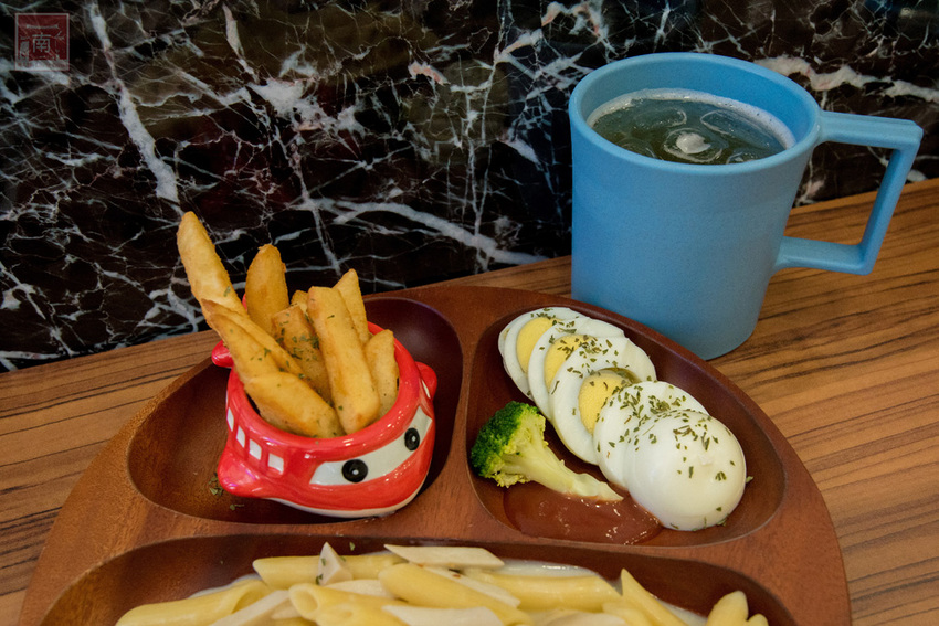 【臺南美食】舒適小清新用餐空間｜單點170元起附飲料｜升級套餐80元｜當月壽星享折扣｜義大利麵｜下午茶｜套餐｜燉飯~~JACARANDA小森活 - 南人幫