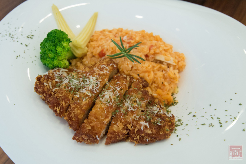 【臺南美食】舒適小清新用餐空間｜單點170元起附飲料｜升級套餐80元｜當月壽星享折扣｜義大利麵｜下午茶｜套餐｜燉飯~~JACARANDA小森活 - 南人幫