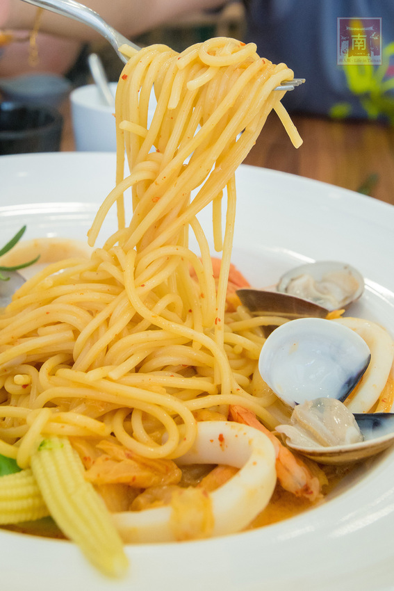 【臺南美食】舒適小清新用餐空間｜單點170元起附飲料｜升級套餐80元｜當月壽星享折扣｜義大利麵｜下午茶｜套餐｜燉飯~~JACARANDA小森活 - 南人幫