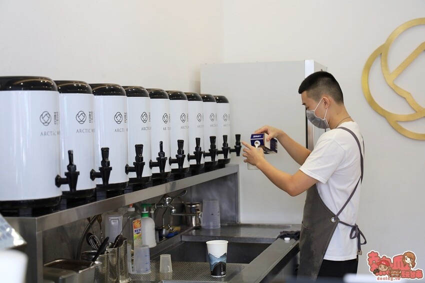 【台南飲料】茶金迷來報到！茶金劇中的東方美人茶這裡喝的到：醇白 Arctic White - 熱血玩台南。跳躍新世界