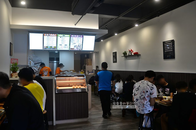 咖哩站 平價中和咖哩 加醬加飯不用錢,咖哩,南瓜和紅酒三種醬