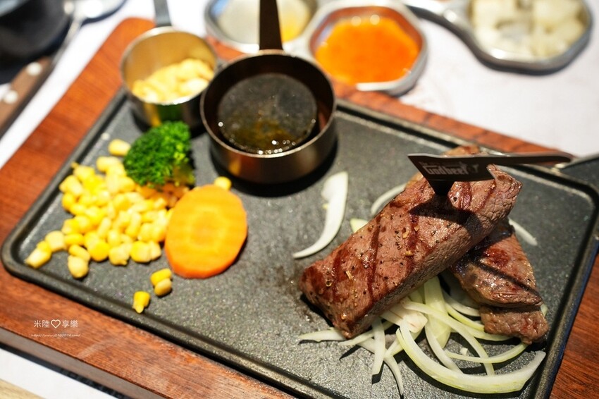 竹北-很牛炭燒牛排(竹北勝利店)✔披薩吃到飽、口味多好好吃✔ 竹北-很牛炭燒牛排(竹北勝利店)✔披薩吃到飽、口味多好好吃✔