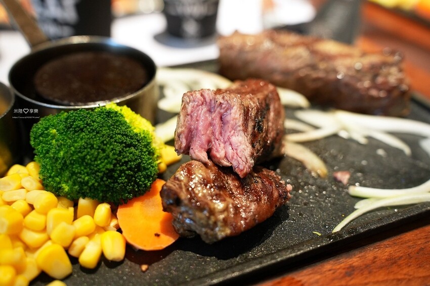 竹北-很牛炭燒牛排(竹北勝利店)✔披薩吃到飽、口味多好好吃✔ 竹北-很牛炭燒牛排(竹北勝利店)✔披薩吃到飽、口味多好好吃✔