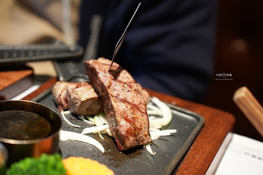 竹北-很牛炭燒牛排(竹北勝利店)✔披薩吃到飽、口味多好好吃✔ 竹北-很牛炭燒牛排(竹北勝利店)✔披薩吃到飽、口味多好好吃✔