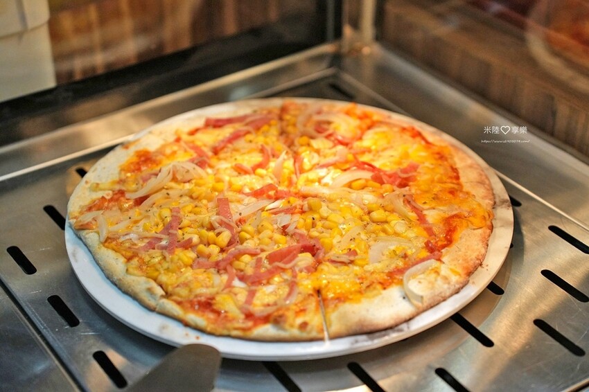 竹北-很牛炭燒牛排(竹北勝利店)✔披薩吃到飽、口味多好好吃✔ 竹北-很牛炭燒牛排(竹北勝利店)✔披薩吃到飽、口味多好好吃✔