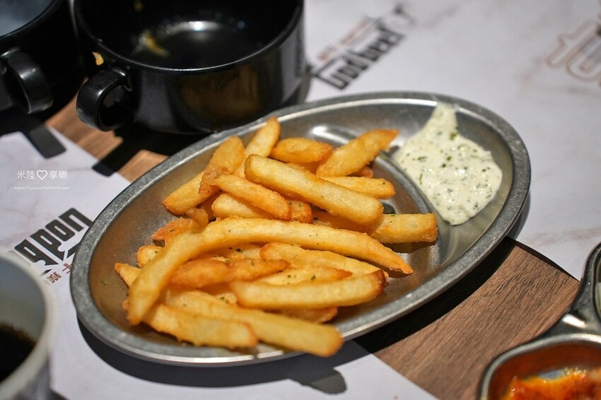 竹北-很牛炭燒牛排(竹北勝利店)✔披薩吃到飽、口味多好好吃✔ 竹北-很牛炭燒牛排(竹北勝利店)✔披薩吃到飽、口味多好好吃✔