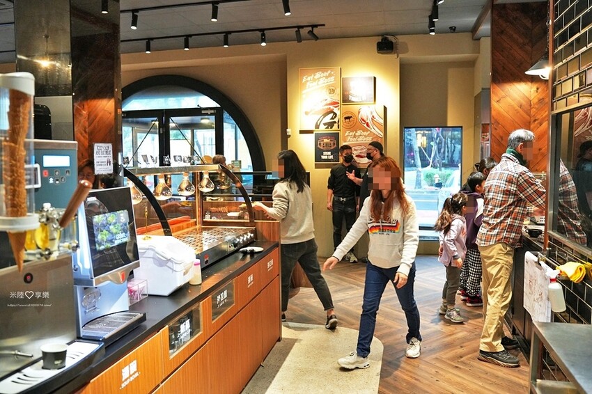 竹北-很牛炭燒牛排(竹北勝利店)✔披薩吃到飽、口味多好好吃✔ 竹北-很牛炭燒牛排(竹北勝利店)✔披薩吃到飽、口味多好好吃✔