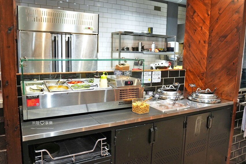 竹北-很牛炭燒牛排(竹北勝利店)✔披薩吃到飽、口味多好好吃✔ 竹北-很牛炭燒牛排(竹北勝利店)✔披薩吃到飽、口味多好好吃✔