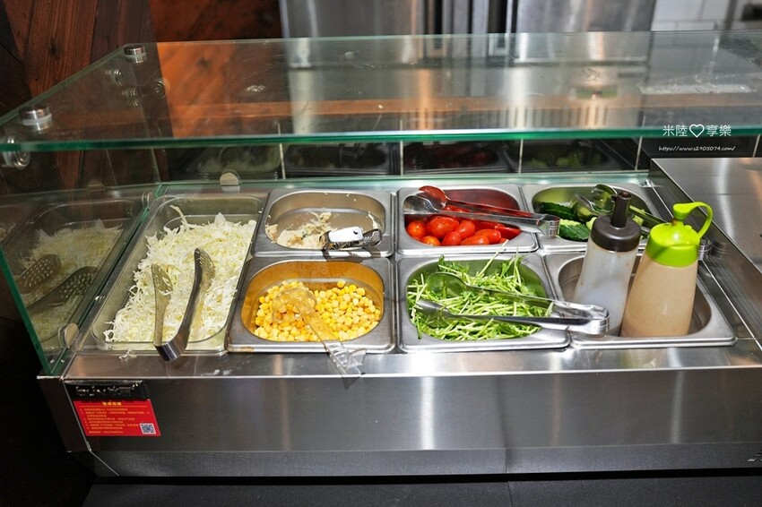 竹北-很牛炭燒牛排(竹北勝利店)✔披薩吃到飽、口味多好好吃✔ 竹北-很牛炭燒牛排(竹北勝利店)✔披薩吃到飽、口味多好好吃✔