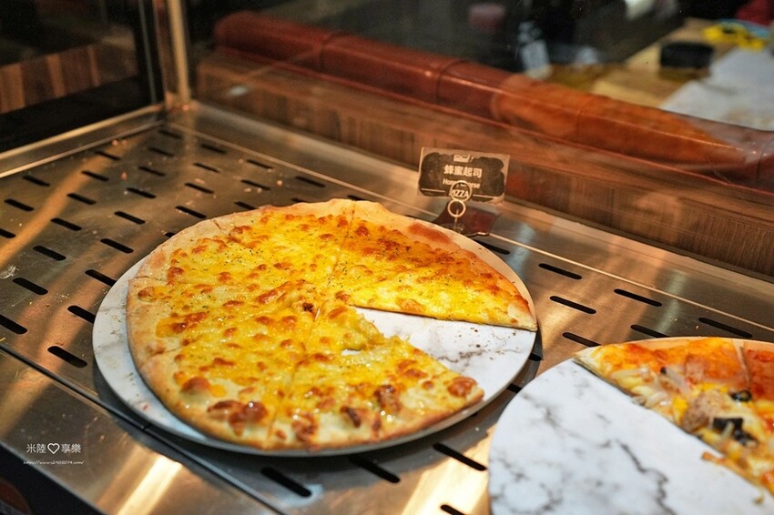 竹北-很牛炭燒牛排(竹北勝利店)✔披薩吃到飽、口味多好好吃✔ 竹北-很牛炭燒牛排(竹北勝利店)✔披薩吃到飽、口味多好好吃✔