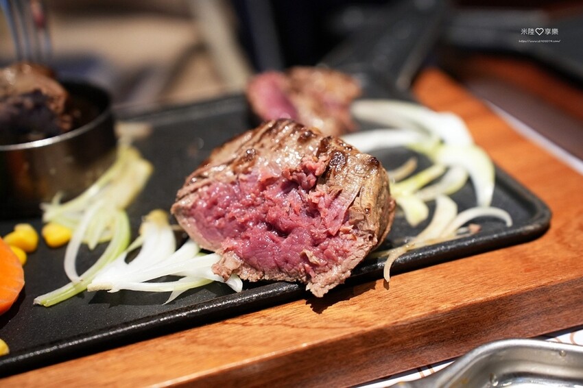 竹北-很牛炭燒牛排(竹北勝利店)✔披薩吃到飽、口味多好好吃✔ 竹北-很牛炭燒牛排(竹北勝利店)✔披薩吃到飽、口味多好好吃✔