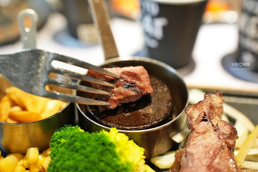 竹北-很牛炭燒牛排(竹北勝利店)✔披薩吃到飽、口味多好好吃✔ 竹北-很牛炭燒牛排(竹北勝利店)✔披薩吃到飽、口味多好好吃✔