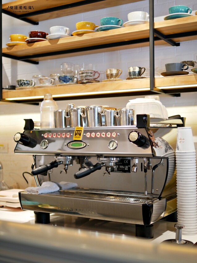 台南美食『小步咖啡 bucafe』小鎮裡的迷人咖啡香，午茶時光就來份現點現烤法芙娜可可鬆餅療癒一下吧！