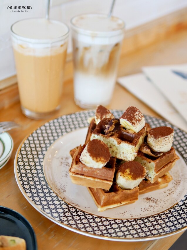 台南美食『小步咖啡 bucafe』小鎮裡的迷人咖啡香，午茶時光就來份現點現烤法芙娜可可鬆餅療癒一下吧！