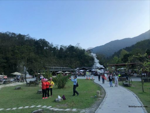 宜蘭景點｜大同鄉，清水地熱公園：泡泡腳、自助竹簍溫泉蛋、筊白筍、玉米